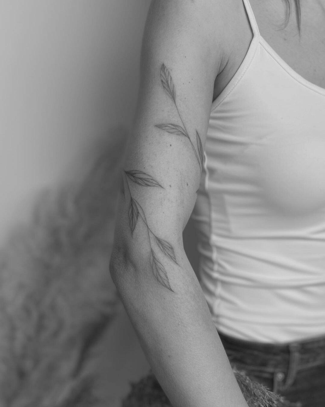 Inksearch tattoo mesandraws.tattoo