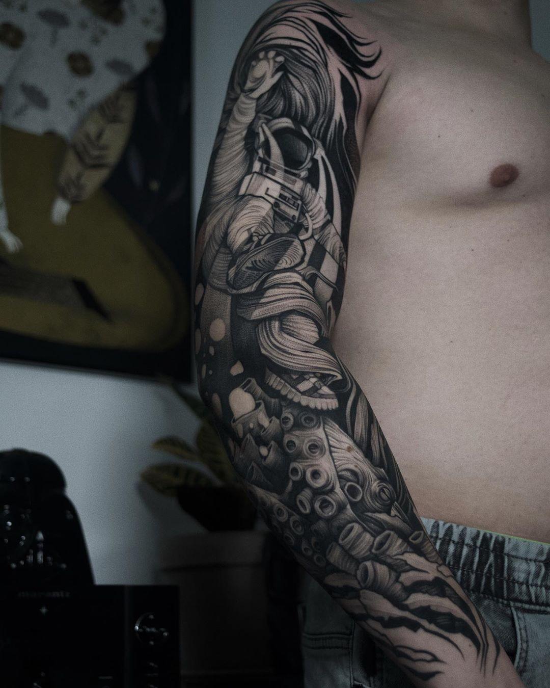 Inksearch tattoo Patryk Chybowski (Boski Tattoo)