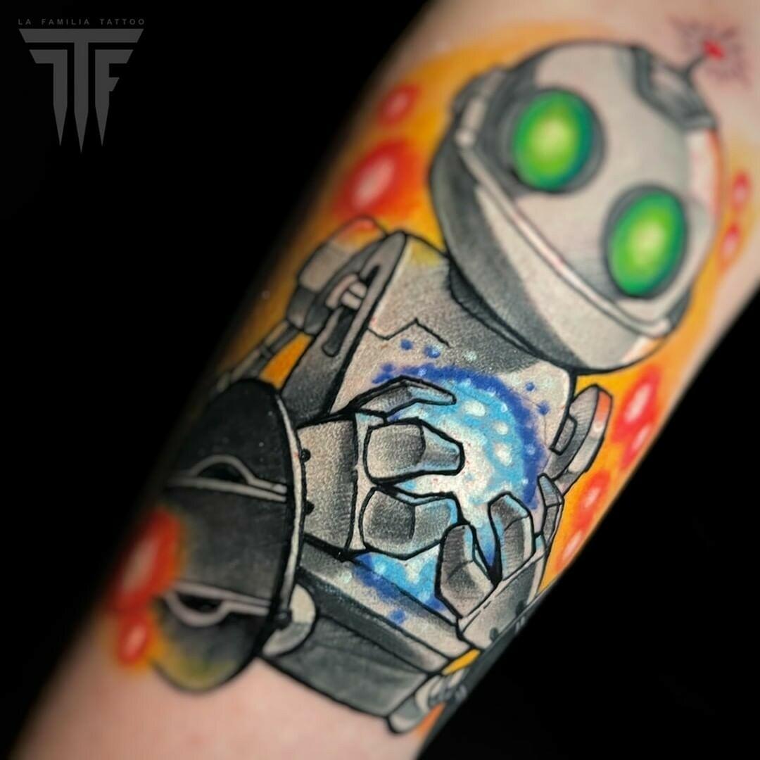 Inksearch tattoo La Familia Tattoo Shop