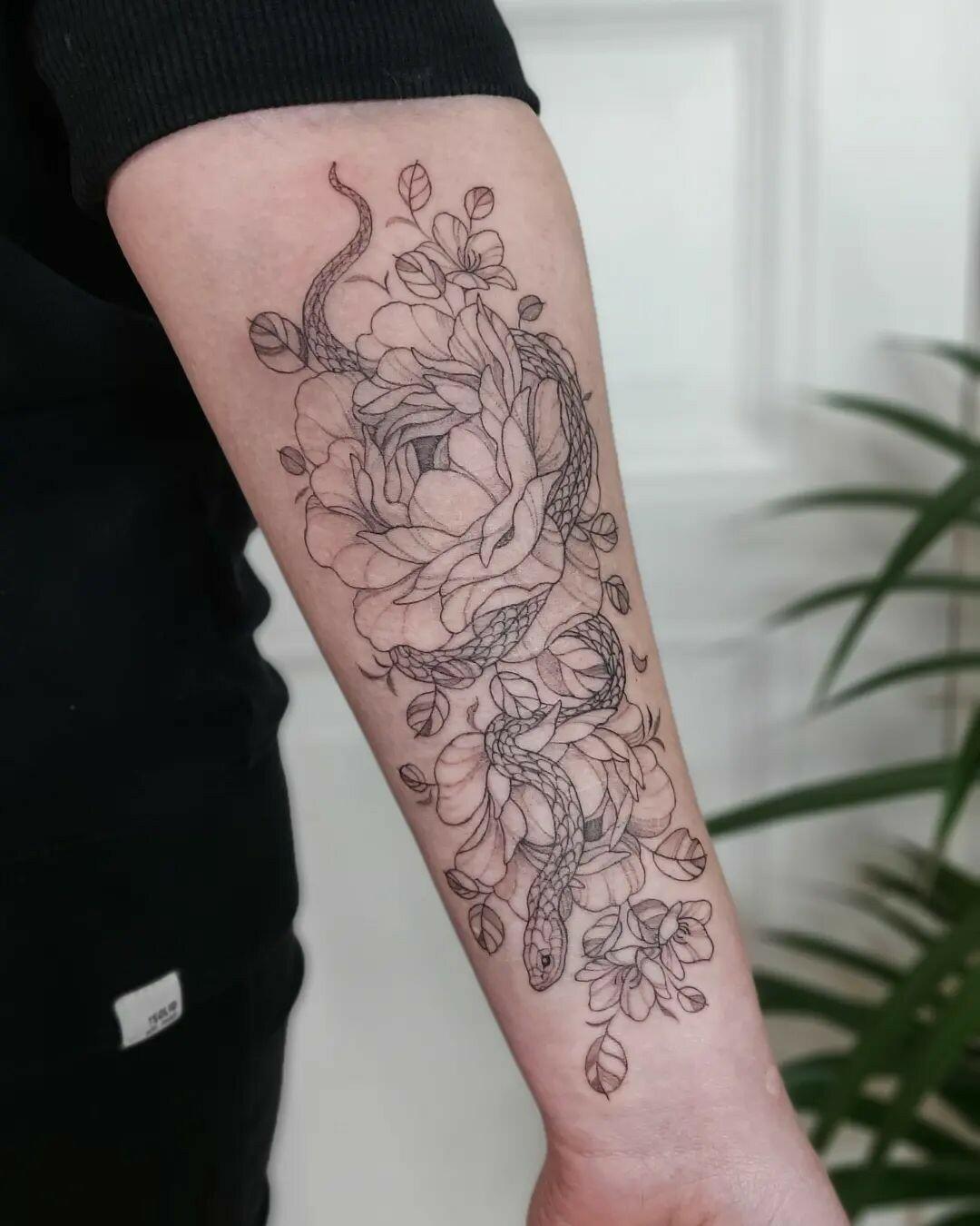 Inksearch tattoo Forsycja_tattoo