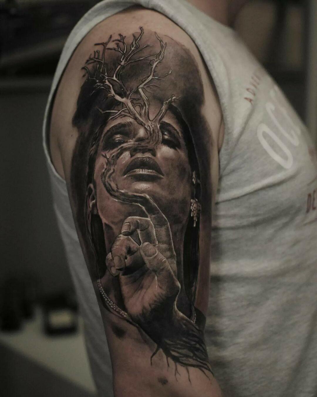 Inksearch tattoo Marcin Nencek Grey eye Tattoo