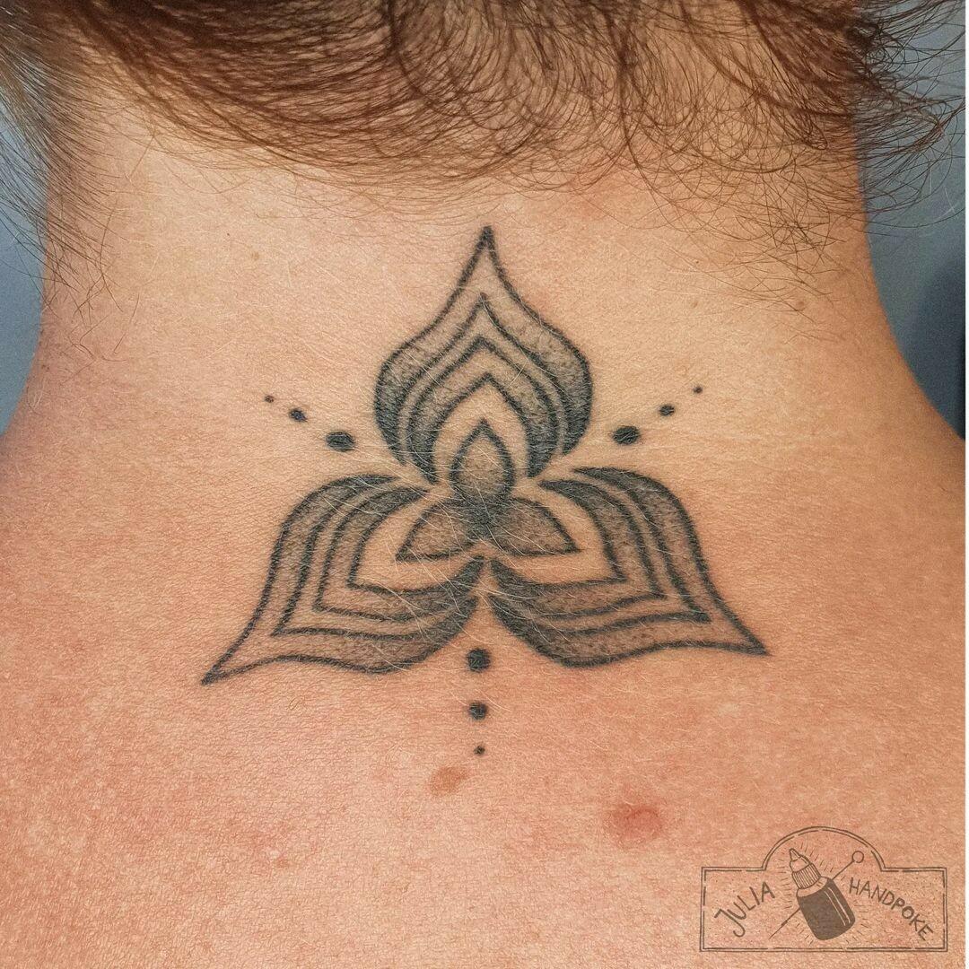 Inksearch tattoo julia.handpoke