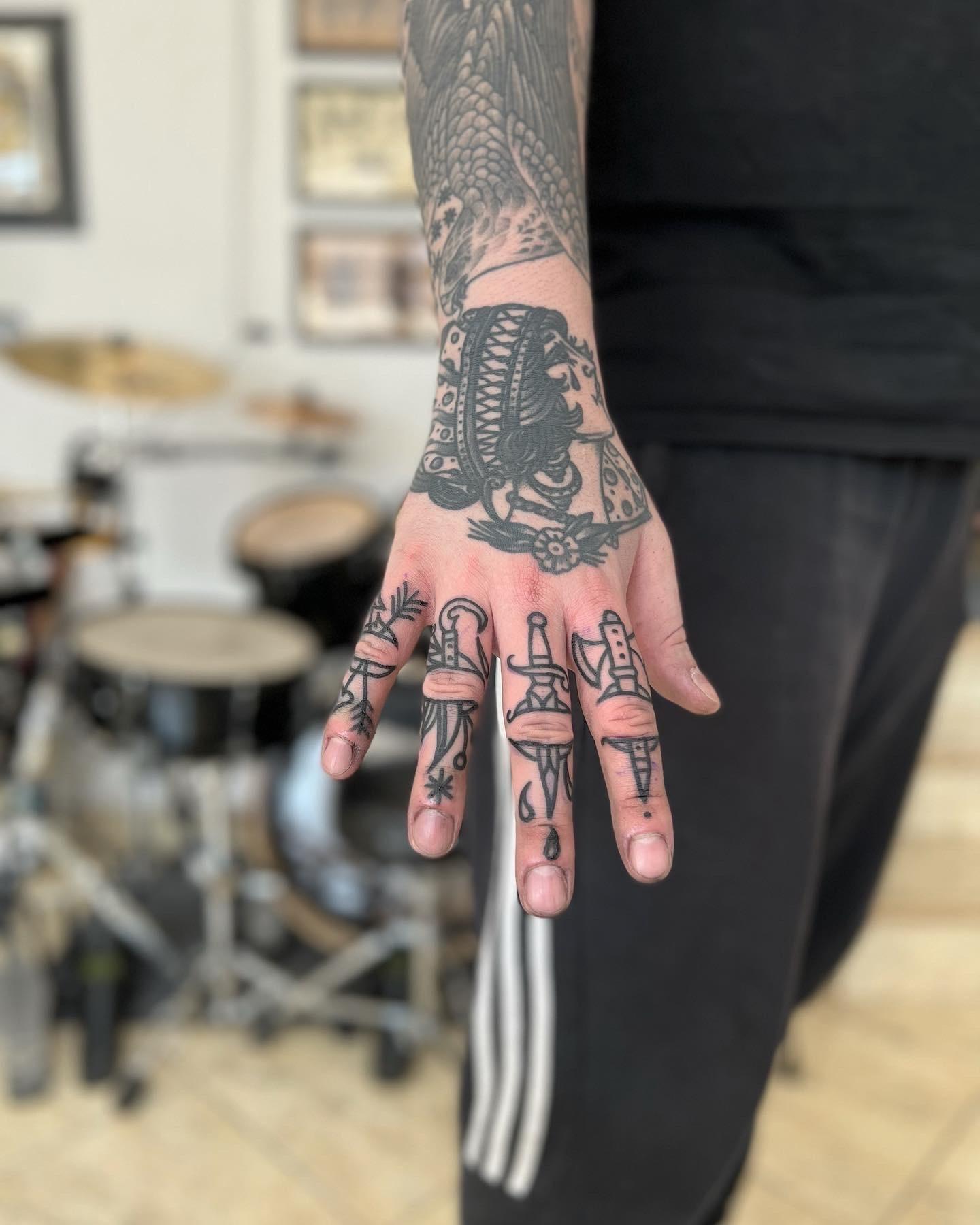 Inksearch tattoo Miejski Folklor Tattoo & Piercing