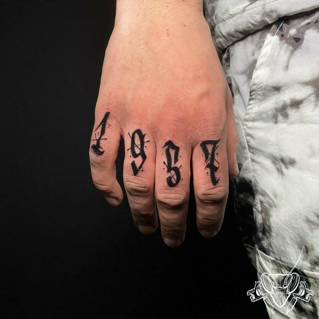 Inksearch tattoo Modliszka Studio Tatuażu