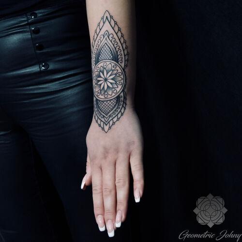 Geometric Johny inksearch tattoo