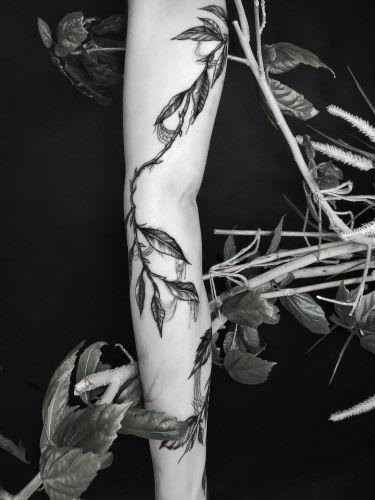 Emanuela Latoszek 🌙 The Sacred Touch ⚜️ inksearch tattoo