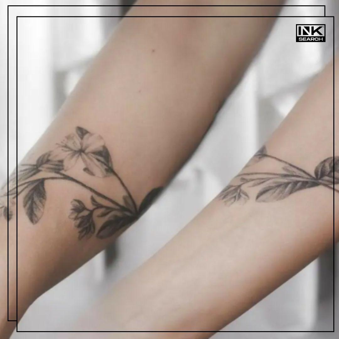 Tatuaże florystyczne - najpopularniejsze, kobiece wzory!