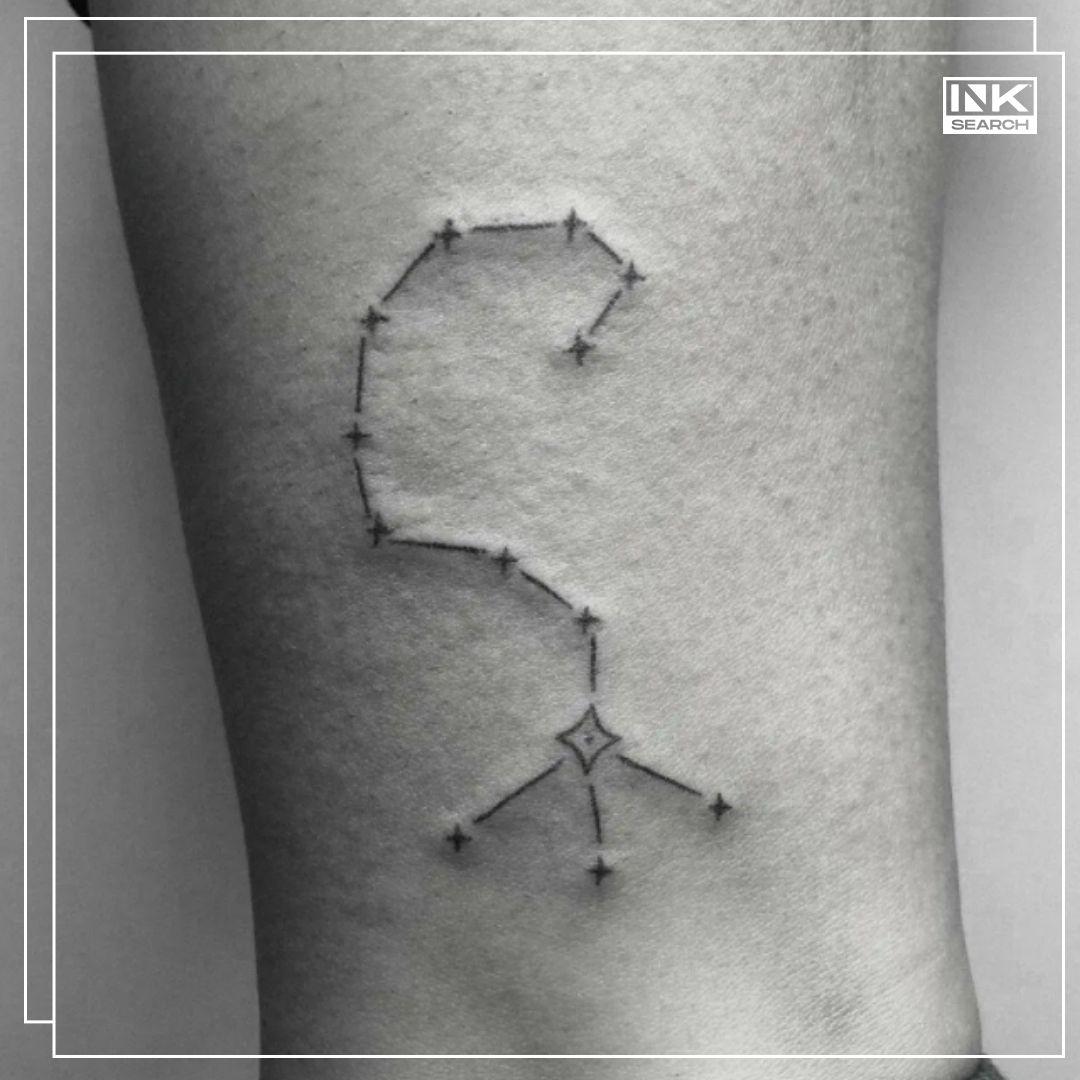 Tatuaż gwiazdozbiór - pomysł na delikatne, damskie tatuaże.