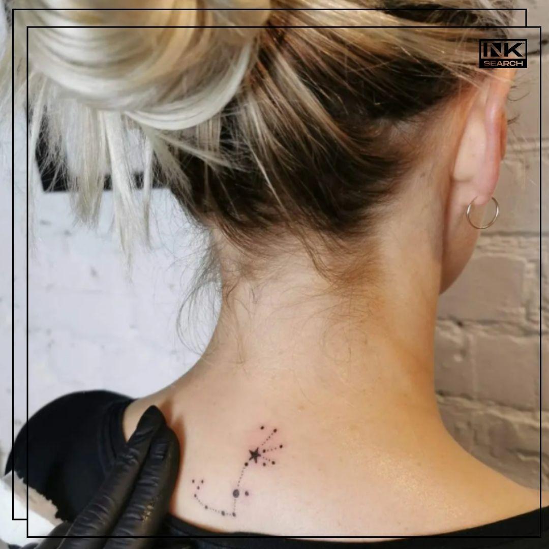 Tatuaż gwiazdozbiór - pomysł na delikatne, damskie tatuaże.